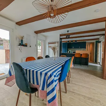 Belle Maison Honfleuraise 10-14 Pers Piscine Holiday home *